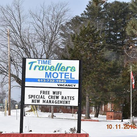 Time Travellers Motel Petawawa Exterior photo